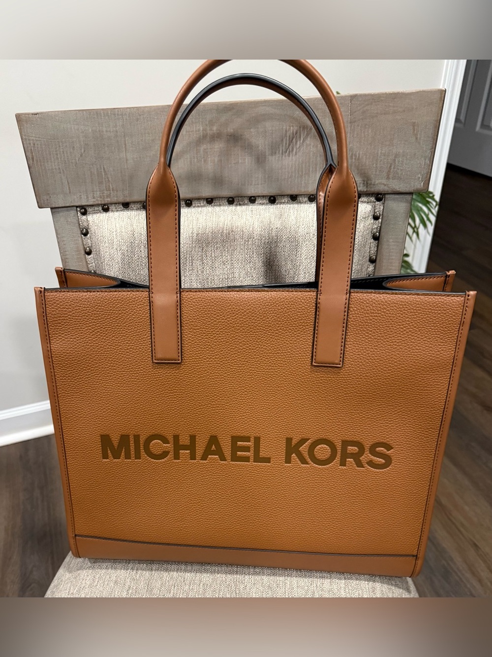 Authentic Michael Kors Brown Leather Logo Tote